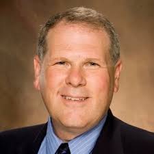 Happy 60th Birthday to 1980s @IlliniFootball alum Dave Harbour.  @davidgethome is now a broker for @eXpRealty in Leesburg, Va.  @StCharlesNorth @SCNAthletics