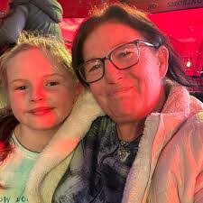 Janie Connell's Instagram, Twitter & Facebook