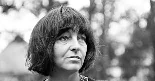 In 1946 she published her first works in the journal plan. Kksuwwfvocgexm
