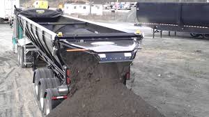 Live Bottom Trailer Unloading 2 Minute 20 Seconds Youtube