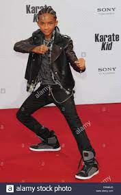Henson in lead roles, and it was produced by jerry weintraub, james lassiter, ken stovitz and jaden's parents will and jada. Schauspieler Jaden Smith Stellt Auf Dem Roten Teppich Bei Der Premiere Von Karate Kid Vor Dem Cinestar Kino In Berlin Deutschland 19 Juli 2010 Der Film Wird In Den Deutschen Kinos Ab 22