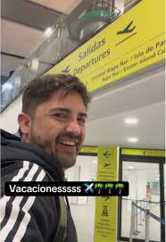 Y partieron estas vacaciones 2025 full familia #familia #feliz #padre  #hijos #vacaciones #2025 #aeropuerto #scl #iquique #palmeras #palms #playa  #🌴 #FYP #ParaTi #felices #couplegoals #up #upup