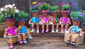 Flower pot ) est un bloc décoratif dans lequel il est possible de planter de nombreux végétaux. Un Tuto Et 24 Photos Pour Realiser Vos Sculptures En Pot De Terre Cuite