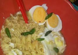 Sebenarnya ada banyak resep bumbu mie ayam atau topingnya. Gambar Mie Rebus Indomie Gambar Makanan