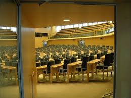 Riksdagen är sveriges folkrepresentation, det vill säga de som företräder det svenska folket. Sveriges Riksdagen Hamari