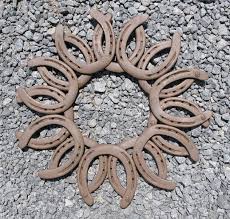 Pin By Lavonda Kornegay On For Courtney Horseshoe Crafts Horseshoe Art Horseshoe