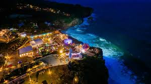 HeHa Ocean View | Gemerlapnya malam yang dipenuhi lampu warna ...