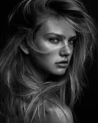 Art Black And White Woman Portrait Wow Check This Awesome Black And White Women Portrait Blackandwhitewomenportrait Black And White Portraits Portrait Girl Photography Women