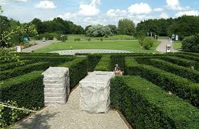 Im jahr 2.000 wurde mit dem chinesischen garten dann der erste themengarten eröffnet. Garten Der Welt Irrgarten Und Labyrinth Land Berlin