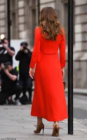 A portrait of our nation in 2020 will include an introduction written by kate, who is patron of the national portrait gallery and served on the specialist panel that selected the final. J2ho6z8whmxp8m