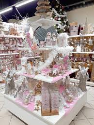 Marques de luxe et pièces tendances, retrouvez des milliers d'articles décoration de noël sur bhv.fr ! Le Mans L Incroyable Decorations De Noel Et Idees Cadeaux A Prix Bas Le Mans Maville Com