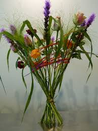 Suspiros De Otono Modern Flower Arrangements Floral Art Modern Flower