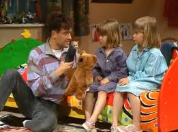 Wikipedia is een online encyclopedie die ernaar streeft inhoud te bieden die vrij herbruikbaar, objectief en verifieerbaar is. 9 Nostalgische Herinneringen Aan Dag Sinterklaas Met Bart Peeters