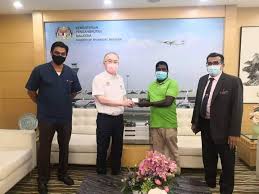 Selepas melepasi ujian, anda layak untuk mendapatkan atau memperbaharui lesen memandu kenderaan. Dapat Semula Lesen Memandu Ka Siong Ceriakan Hidup Arumugam Utusantv