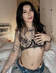 Lalylaliaaa - Free nude pics, galleries & more at Babepedia