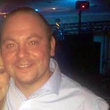 Need to clean edges of upvc windows. What's they best way of doing it,  products and any sponges needed. Just moved in and they need a good clean  😊👍