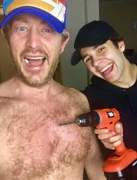 Sienna Martin (@sisimmonkey)