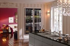 Stylischer Weinkühlschrank Küche Kronleuchter Sof
