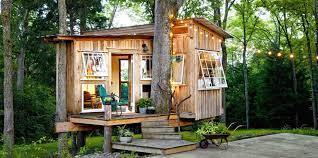 Tiny Houses That Ll Have You Trying To Move In Asap Tiny House Ideas Cottages Best Tiny House Small House Pictures