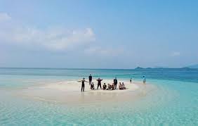 Kalian bisa menuju ke sana dengan kendaraan pribadi atau transportasi perjalanan dari stasiun krenceng ke pantai kurang lebih 1 jam.akhirnya kami sampai di pantai pasir putih sirih. Pantai Pasir Timbul Akses Dan Tiket Masuk Terbaru Trip Jalan Jalan