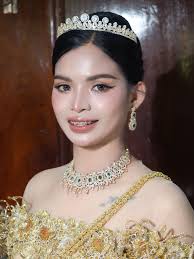 ភ្ជាប់ពាក្យ ✨ឃ្វីនតា សំអាងការ✨ Makes up :Sem Pisal💄 Hair Style :លីលី  លីលី💇🏼‍♀️ កូនក្រមុំSis Ka🦋💃🏻 ស្លៀកបុរាណក្រុមការងារ 🧵🪡 Contact us :  086840083