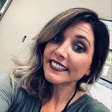 Amanda Robinett's Instagram, Twitter & Facebook