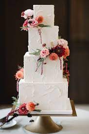 Fresh Flowers On A Square Wedding Cake In 2021 Square Wedding Cakes Wedding Cake Fresh Flowers Fresh Flower Cake