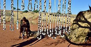 In däm johr het s au zem erschte mol wahle gee, wu di 1962 grindet botswana democratic party unter dr fierig vum seretse khama iber 80 % vu dr stimme iberchuu het. Wichtige Aspekte Der Kultur Von Botswana 2021