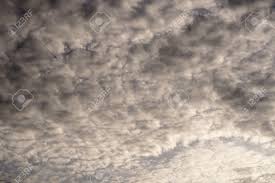 Nubes Nimbus En Los Fondos Del Cielo Fotos, Retratos, Imágenes Y Fotografía  De Archivo Libres De Derecho. Image 185733922.