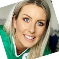 Sara Philpot's Instagram, Twitter & Facebook