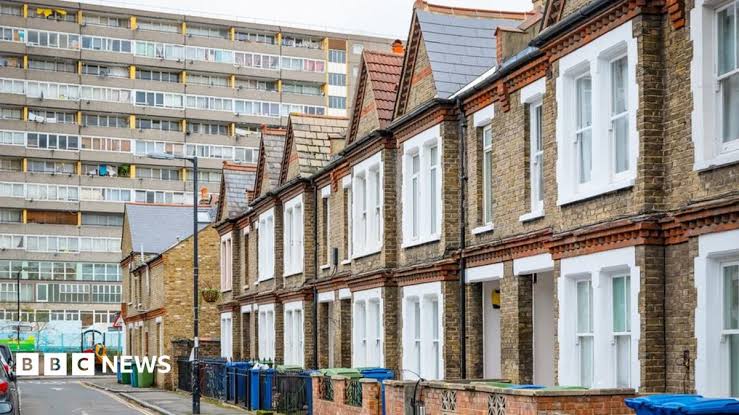 Post-Grenfell social housing reforms unveiled - BBC News