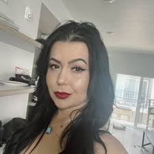 Kat Barrios (@lechopshop) • Instagram photos and videos