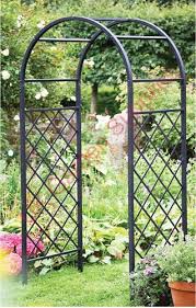 Garden Arch Lattice Would Love To Use This At The End Of My Front Walk And Grow Grapes On It Gitter Garten Gartenspaliere Gartenstruktur