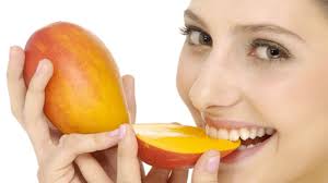 Giá trị dinh dưỡng của xoài là gì và một số lưu ý khi ăn xoài