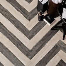 Gartenpool von designer fliesen umgeben. Saime Ceramiche Alpi Feinsteinzeug Fur Fussboden Innenbereiche