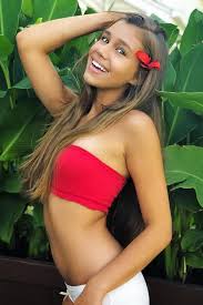 5,897 likes · 12 talking about this. Celebridades Femeninas Malvina Polikarpova Otra Belleza De Moldavia Ya Les Presente A La Hermanita Menor Ahora Tenemos A Esta Belleza Espectacular Belleza Heredada Sin Duda