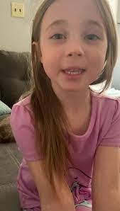 Renee Manos's Instagram, Twitter & Facebook