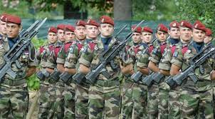 Maintenant la tradition des unités de parachutistes sas de la france libre et d'indochine, ce régiment est la seule unité en métropole à utiliser la devise des sas britanniques le régiment hérite à la fois de formations de l'armée de l'air, de l'infanterie métropolitaine et des troupes coloniale et de marine. Steam Workshop 3e Regiment De Parachutiste D Infanterie De Marine
