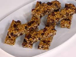 I wake up at around 6am and i'm in the gym 15 mins later. Homemade Granola Bars For A Perfect Pre Workout Snack