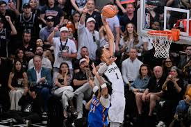 In the Western Conference (chess) finals, it's 2-2 between the Spurs and Thunder. Game 5 awaits
