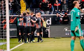 Adi hütter hat gestern den vertrag mit yb vorzeitigt auf 2018 verlängert. Adi Hutter Led Eintracht Frankfurt Thrash Bayern Munich 5 1 Sportsjuana