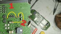Jika nokia 105 anda mati total atau matot padahal bisa kita lihat bahwa kondisi pcb masih bagus dan mulus belum tersentuh blower atau water damage silahkan anda solder ulang di bagian capasitor dan resistor seperti yang bisa anda lihat pada gambar dibawah ini. 13 Ide Service Hp Jalur Lampu Gelap