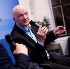 Arnold karskens waarom attendeert #nosjournaal ons (terecht) regelmatig op doodschieten zwarten door blanke agenten in vs, maar zelden/nooit over zwarte. Arnold Karskens Wikidata