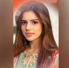 Anu Verma's Instagram, Twitter & Facebook