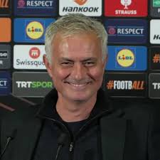 "We go for dinner tomorrow?" , Jose Mourinho invites Gary Cotterill out for  dinner 🍽️