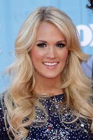 Carrie Underwood Wavy Ash Blonde Hairstyle Steal Her Style Carrie Underwood Hair Wedding Hairstyles For Long Hair Hair