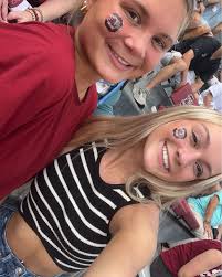 Having the best time 🤙