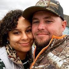 Kara Abernathy's Instagram, Twitter & Facebook