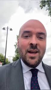 @RicHolden's video Tweet