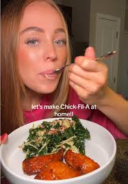 you can adjust the recipe to make more or less! 🥬😌✨  #healthyrecipesfordinner #kalecrunchsaladathome #chickfilacopycatrecipe